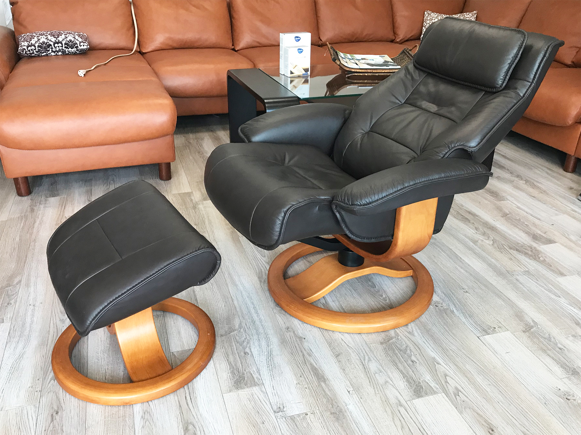 Fjords Mustang Black Leather R Frame Base Recliner Chair and Ottoman