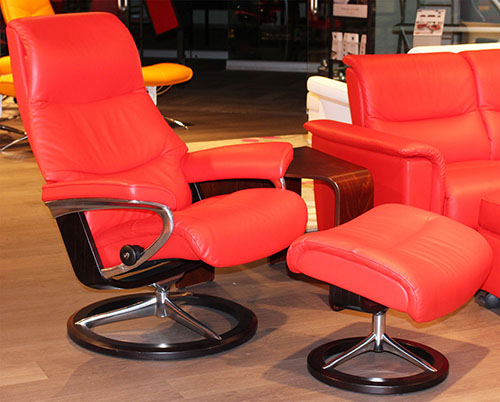 Stressless View Signature Paloma Tomato Red Leather Recliner Chair by Ekornes